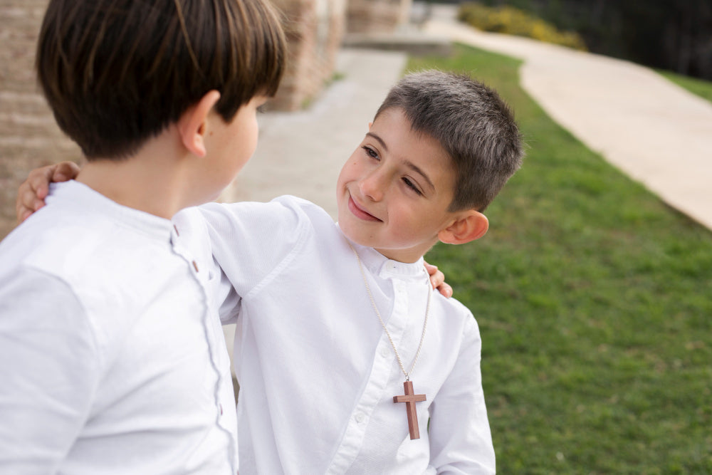 Idées de cadeau de communion pour un garçon selon l’âge, la personnalité et le budget